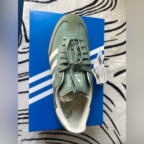 BNIB Green and Chalk White Sambas OG W - Picture 3 of 8